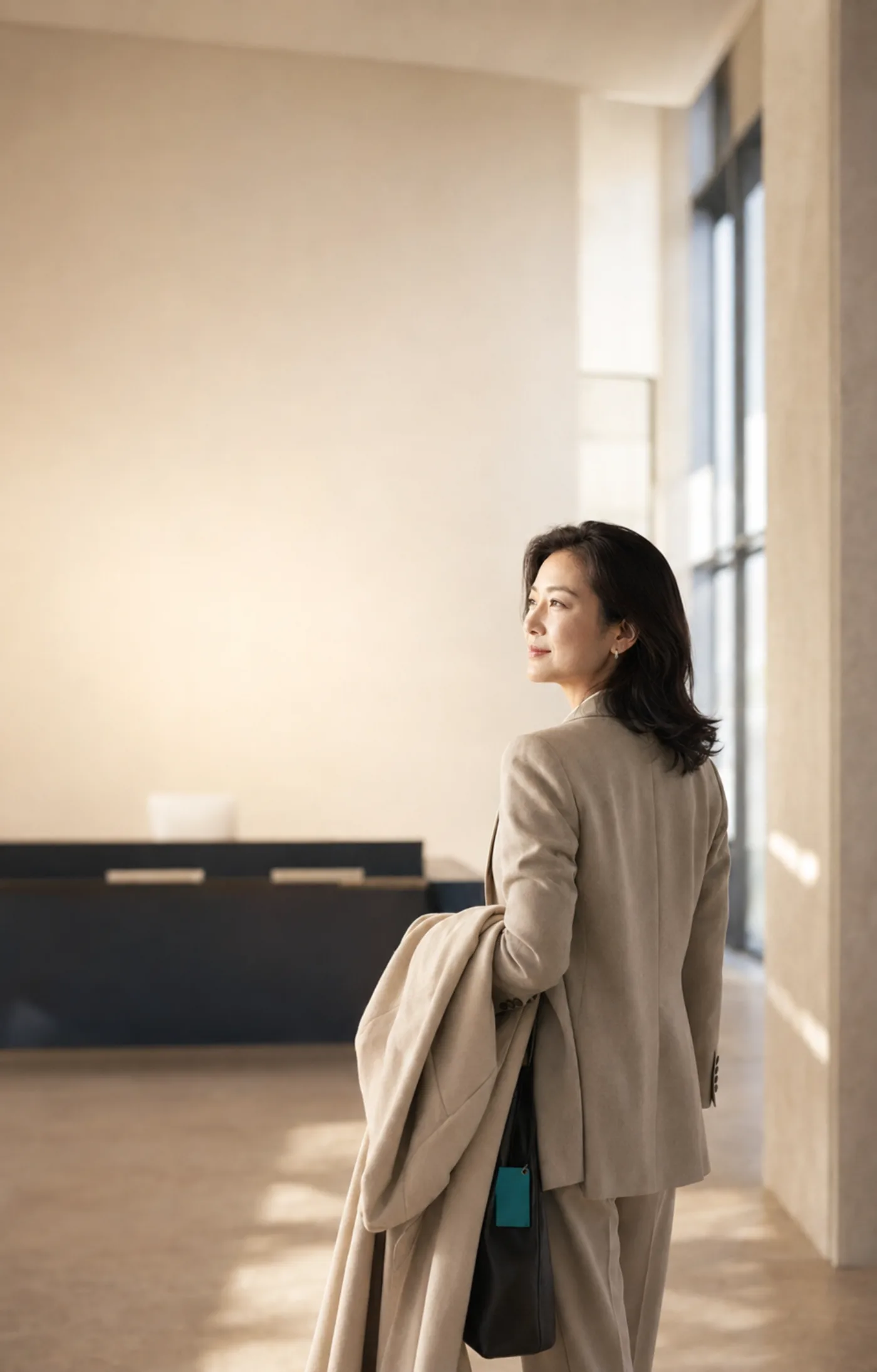 회의에 준비된 채로 도착하는 경영진